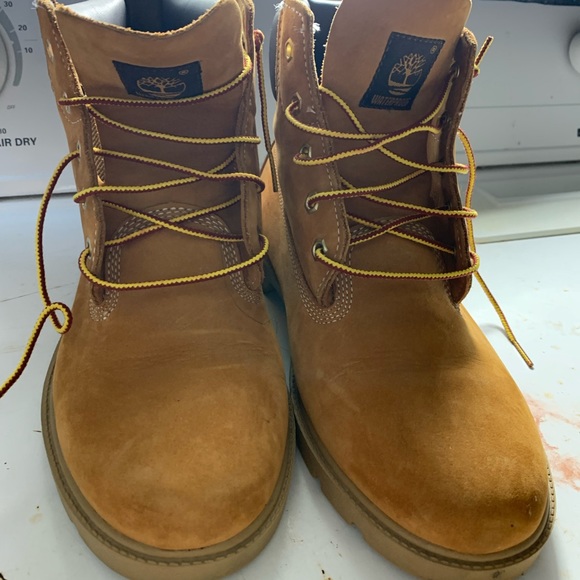 Timberland boots size 6.5 in Boys fits 8.5 in women - Picture 2 of 8